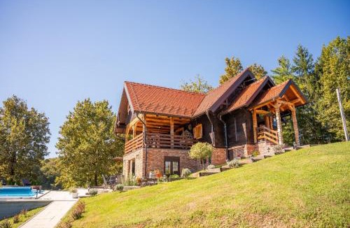 Pisarovina House | Tri srca
