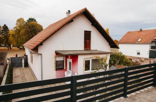 Borovo House | Kuća za odmor Panonski mornar