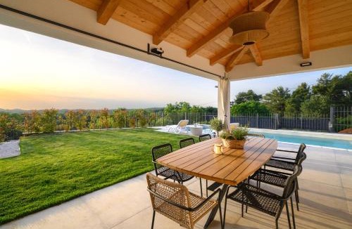 Dracevac Villa | Luxury Villa Sofia with Pool and Garage In Poreč, Istria
