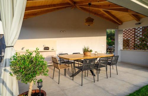Dracevac Villa | Luxury Villa Sofia with Pool and Garage In Poreč, Istria