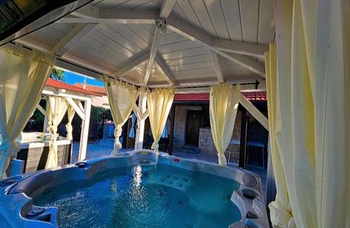 Lopar House | Villa Forko Luxury Spa Near Paradise Beach