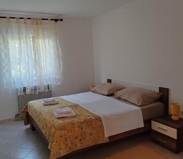 Mihotici Apartment | Apartment Eni