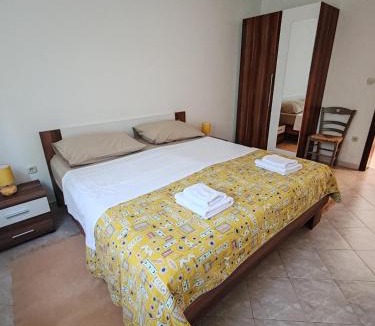 Mihotici Apartment | Apartment Eni