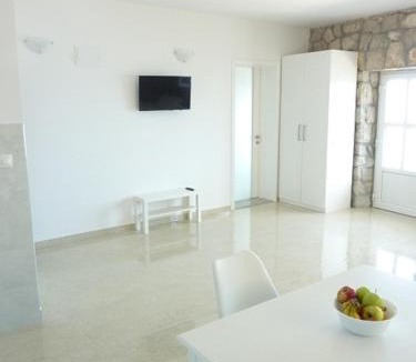 Lozica Apartment | Stone Apartments