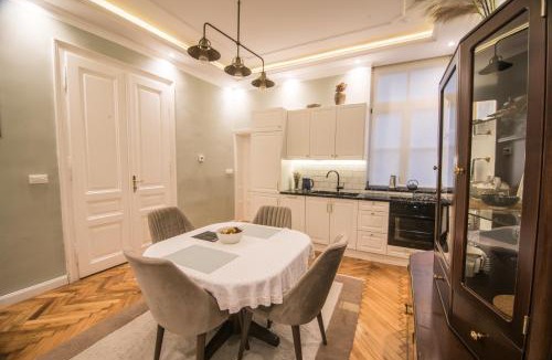 Ferhadija Street Apartment | Apartment Sophie - 75 sqm - Free car garage
