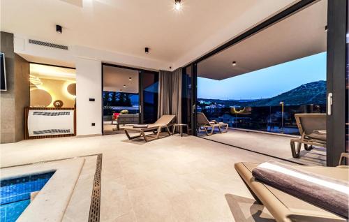 Marina House | Luxurious Home In Marina With Sauna