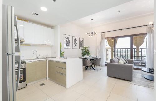 Dubai Apartment | StayShort - Stylish 1-Bedroom Retreat with Pool in Vibrant Jumeirah Golf Estates