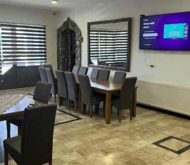 Tuzla Canton Hotel | Dvorac Kastel