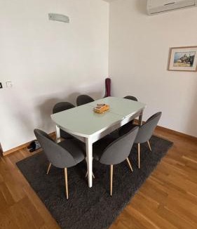 Alipasin Most Apartment | Heart of Otoka