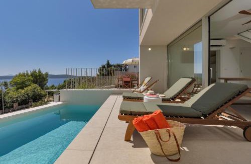 Zavala Apartment | Vista Divina - Semi Detached Vacation Homes by Irundo