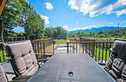 Lovinac Ski Chalet | Chalet Tomina Koliba Lika by Interhome