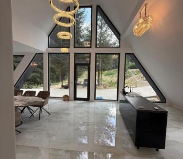 Zavoi Ski Chalet | Pine Hill 2