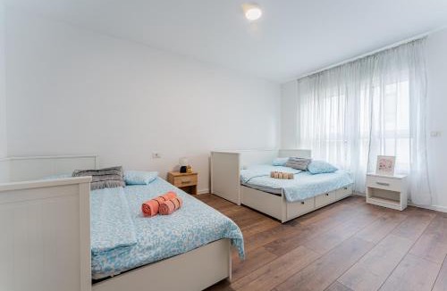 Velika Gorica Apartment | Flex SelfCheckIns 100 - Zagreb - 2 Bedrooms - Parking - Loggia