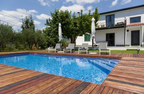 Mejasi Apartment | Villa Enjoy with heated pool and foodbal