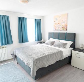 Canton 10 Apartment | Apartman 11