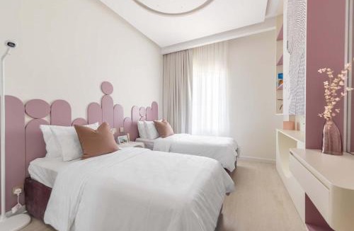 Dubai House | Luxury Villa with Pool and Garden 4BR The Springs