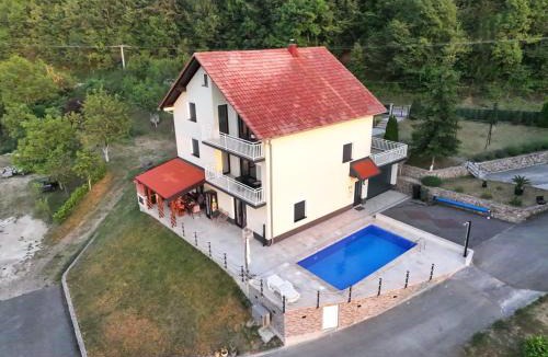 Herzegovina-Neretva Canton Apartment | Oaza mira - Apartment with Lake View & Private Pool