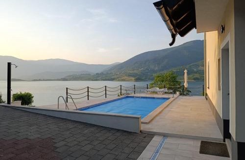 Herzegovina-Neretva Canton Apartment | Oaza mira - Apartment with Lake View & Private Pool