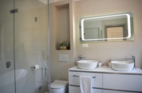 Kastel Stari Villa | Villa Lauvi, Free Fiat 500 Cabriolet, Scooters , PS5