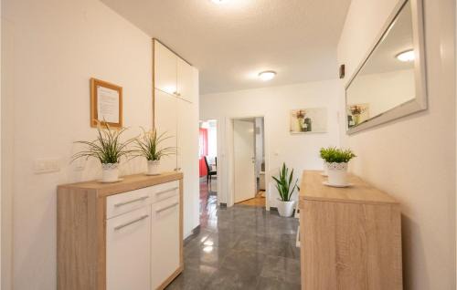 Imotski House | Awesome Home In Vinjani Gornji