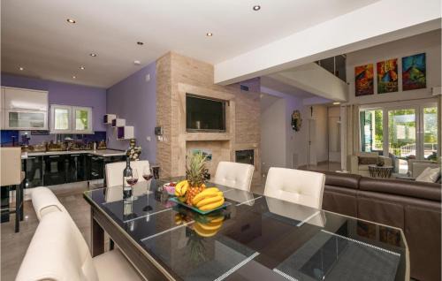 Zagvozd House | Amazing Home In Zagvozd