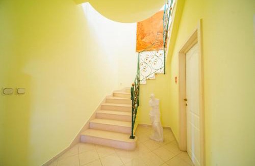 Cilipi Villa | Garden Oasis Pool Villa