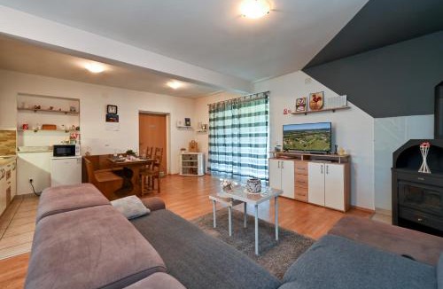 Donja Stubica House | Kuća za odmor DIVA*