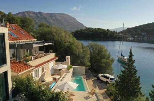 Zrnovo Villa | Stowaway Suites