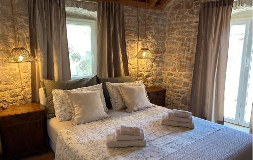 Donje Selo House | Stunning Home In Donje Selo