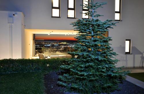 Klis Villa | Moderna villa "Split na dlanu" s grijanim bazenom