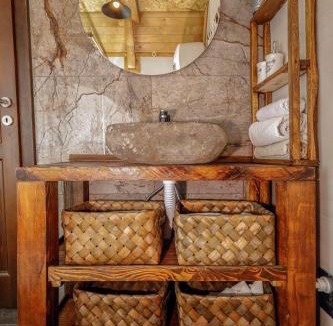 Canton 10 Ski Chalet | Village house Iva