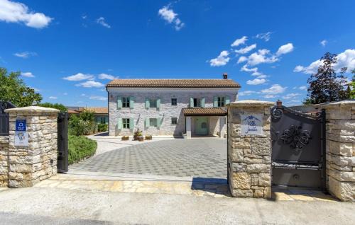 Tar Villa | Beautiful Villa Judita with pool in Tar