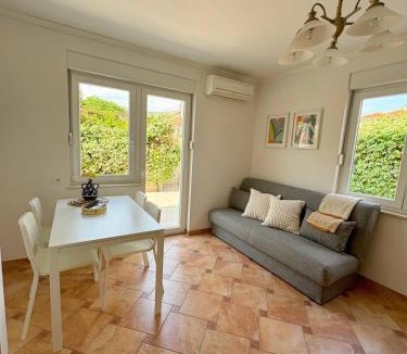Seget Donji Apartment | Villa in Seget
