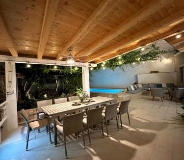 Novi Vinodolski House | Cotton House Pool & Garden