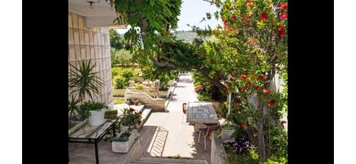 Trogir Villa | Villa Beachfront Trogir Pantana