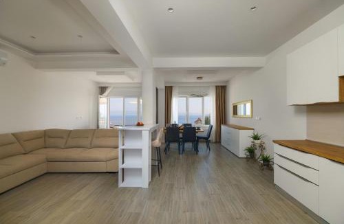 Znjan Apartment | Villa L&L with swimming pool and seaview