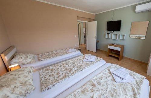 Hodbina Villa | Villa Orange House