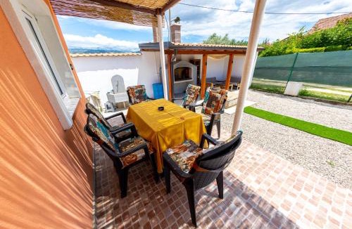 Hodbina Villa | Villa Orange House
