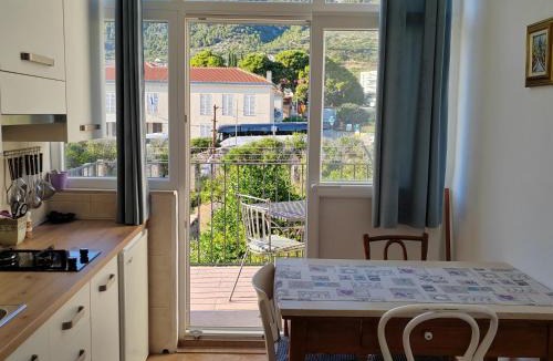 Komiza Apartment | Apartments Lena