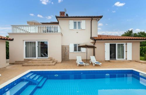 Radini Villa | Villa Moraiolo- savršena za obiteljski odmor blizu Umaga i Novigrada - Istra
