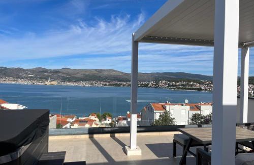 Okrug Gornji Villa | Villa Sofrania- Panoramic Views, Pool, Hot Tub, Location!