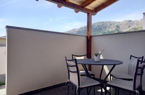 Draga Bascanska Apartment | Apartment in the house with pool, ground floor