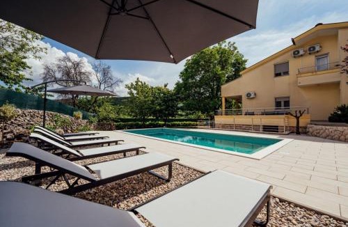 Podbablje Villa | Holiday Home Terra Roca - Private pool in a peaceful natural setting!