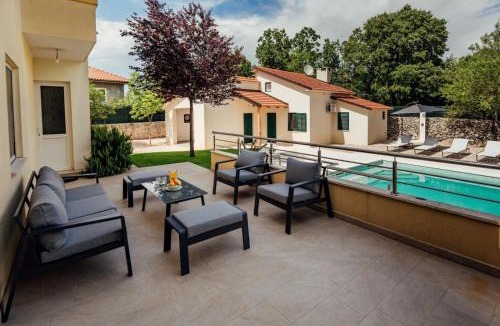 Podbablje Villa | Holiday Home Terra Roca - Private pool in a peaceful natural setting!