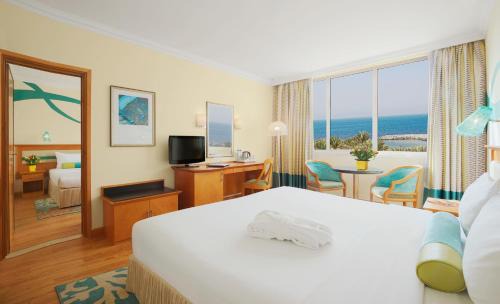 Beach & Coast Resort | Coral Beach Resort Sharjah