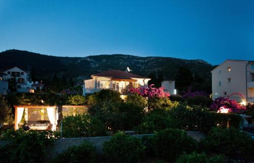Komiza Apartment | Villa Kamenica