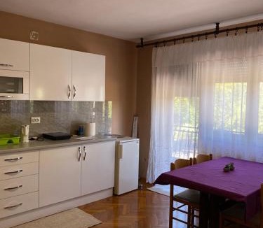 Drvar Apartment | Apartman Lavanda