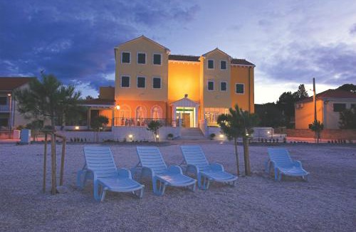 Krapanj Hotel | Hotel Spongiola