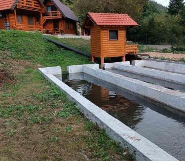 Sipovo Resort | Planinske kolibe Šipovo