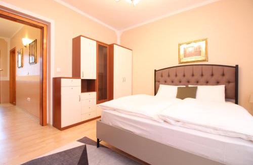 Ferhadija Street Apartment | Retro Apartment